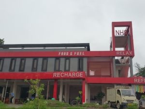 NH8 Hotel & Restaurant