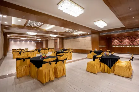 The Orchid Hotel Shimla Отели в г. Шимла