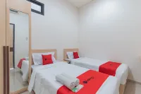 RedDoorz Near Csb Mall Cirebon Hotels near CSB (Cirebon Super Block Mall)