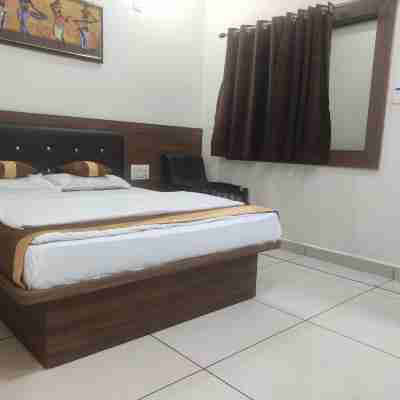 Hotel Natraj & Food Park Rooms