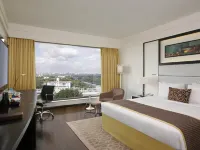 คราวน์ พลาซ่า ปูเน่ ซิตี้ เซ็นเตอร์ บาย IHG โรงแรมใกล้พิพิธภัณฑ์ Darshan