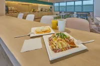 坎昆機場城市快線萬豪酒店 - 早餐