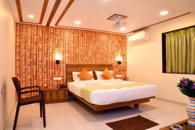 Hotel Matoshree Executive. Hotels near Panchamukhi temple