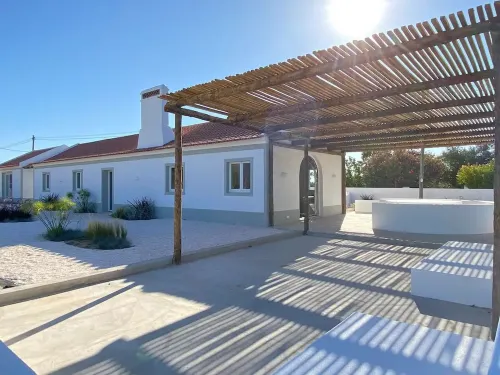 Casa da Pergola - Vila de Design de Praia Piscina Privada Hotels in Vila Nova de Santo Andre