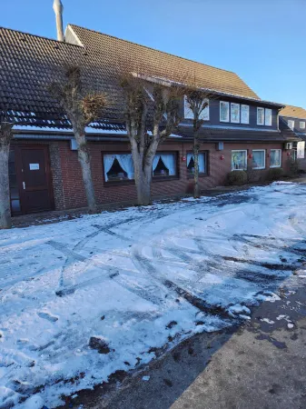 Hotel & Restaurant Heidekrug in Pinneberg Отели в г. Борстель-Хоэнраден