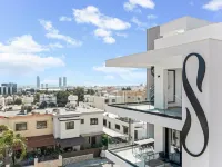 Sanders Only - Cute 2-Bdr Apt with Balcony