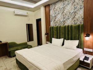 Hotel Ratnam Palace Maheshwar (MP)