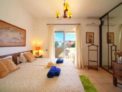 Silena Hotels in Estombar