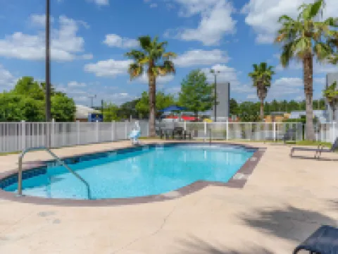 Microtel Inn & Suites by Wyndham Kingsland Naval Base I-95 Hotels in Kingsland