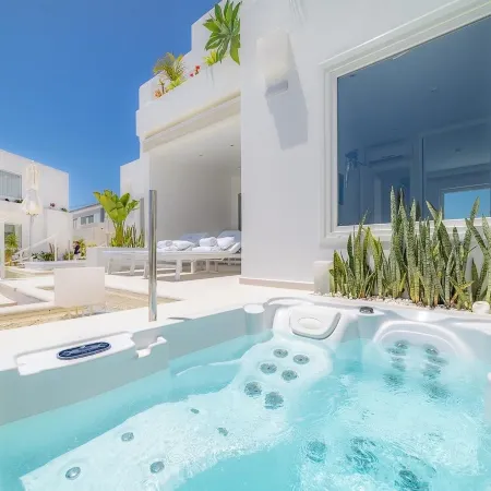 Lani's Suites de Luxe - Adults Only