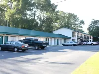 Relax Inn Savannah - Motels