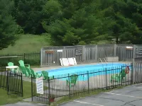 Super 8 by Wyndham Kingston - Pool