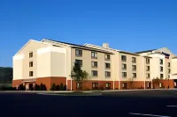 Fairfield Inn & Suites Butler Hotels in Butler County
