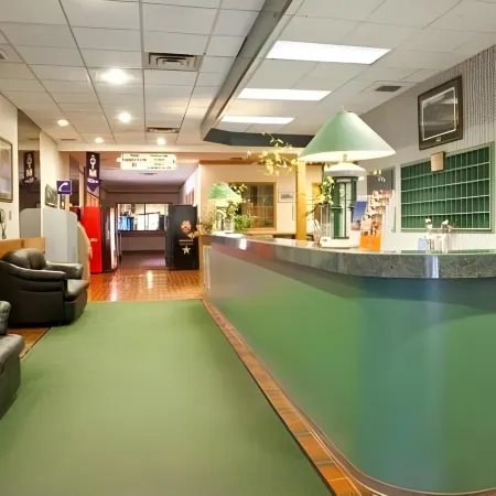 Crestwood Hotel