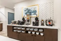 Staybridge Suites DAWSON CREEK by IHG - พร้อมอาหารเช้า