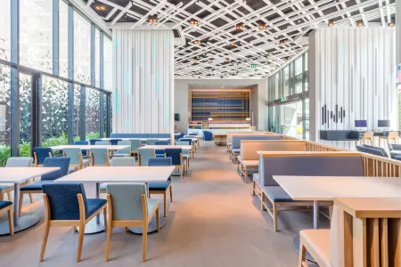 Holiday Inn Express Bangkok Soi Soonvijai Отели рядом с достопримечательностью «A R Sutton & Co Engineers Siam»