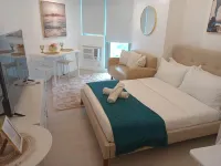 Minimalist Condo in Azure North Hotel in zona University of the Assumption Auditorium