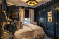 The Scotsman Hotel Hotele w: Niagara-on-the-Lake