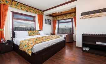 Summit Sherpa Mountain Hotel & Spa