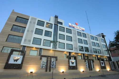 Wingston A Treehouse Hotel-Goverdhan Hotel di Radha Kund