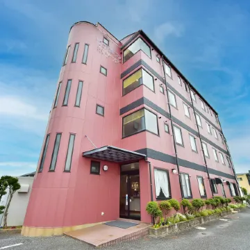 Business Hotel Kogashima Отели рядом с достопримечательностью «Ōmura-kō»