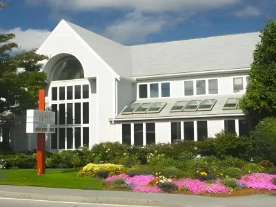 Aiden by Best Western @ Cape Point Hotels near Yarmouth Recreation Department