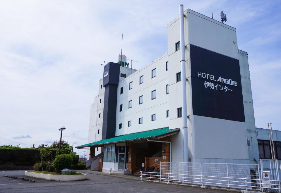 10. Hotel Ar..