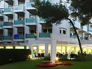 International Beach Hotel