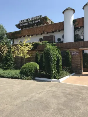 Luxury House Hotel