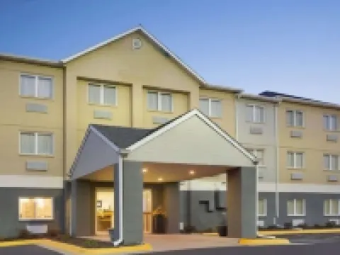 Dubuque Inn & Suites Hotels in Dubuque