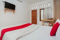 RedDoorz Syariah Near Jatisampurna Hospital