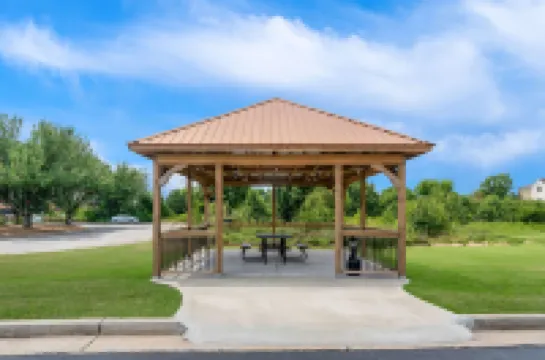 컴포트 스위트 니어 로빈스 에어 포스 베이스