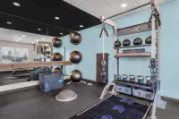 Tru by Hilton Janesville - Gym