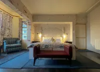 Mahatta Homestay Hotels in Raj Bagh