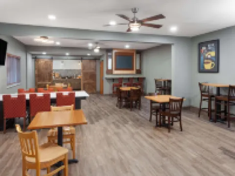 AmericInn by Wyndham Hudson Hotels in Hudson