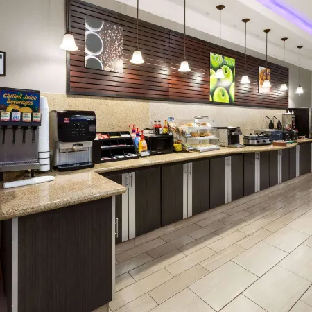 La Quinta Inn & Suites by Wyndham Deer Park