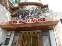 Hotel Mohan Palace Hotel dekat Nithya Beauty Parlour Rudain