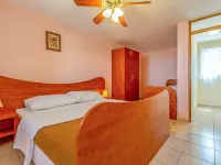 Delfin Hotels in Cesarica