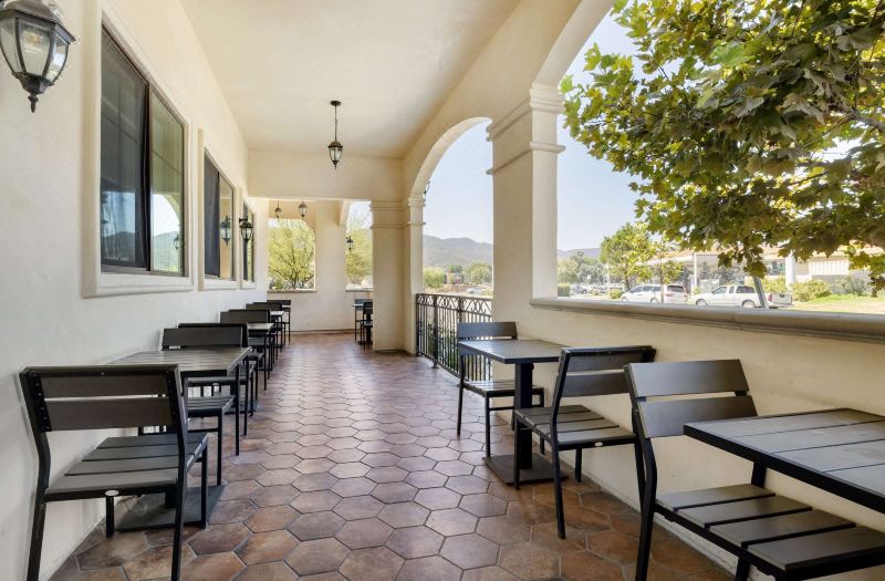 Best Western Plus Temecula Wine Country Hotel & Suites photo 3