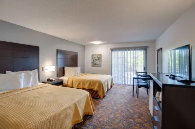 Howard Johnson by Wyndham Branson Theatre District Hotels in Branson
