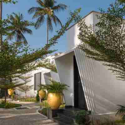 The Saravi Resort Hotel Exterior