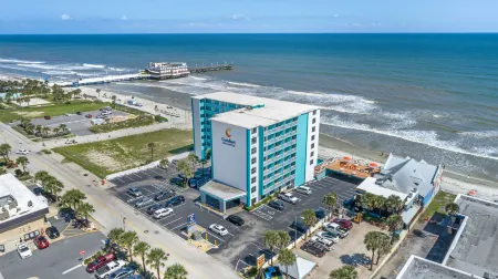 Comfort Inn & Suites Daytona Beach Oceanfront Отели рядом с достопримечательностью «Университет аэронавтики Эмбри-Риддла»