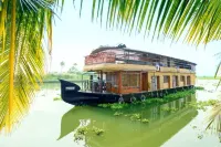 Indraprastham Houseboat Hotel a Vaikom