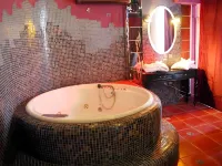 Scorpios Sea Side Hotel - Hot Tub