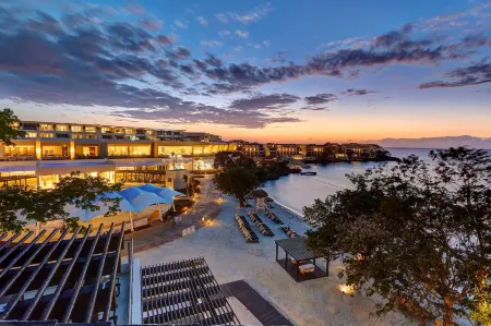 Royalton Negril, An Autograph Collection All-Inclusive Resort Отели рядом с достопримечательностью «Буби Кей»