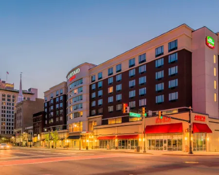 Courtyard Newark Downtown Hotels in Newark