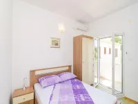 Rooms & Apartments Barišić