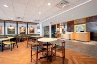 Fairfield Inn & Suites Duluth Waterfront - breakfast