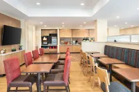 TownePlace Suites Milwaukee Grafton Hotels in Cedarburg
