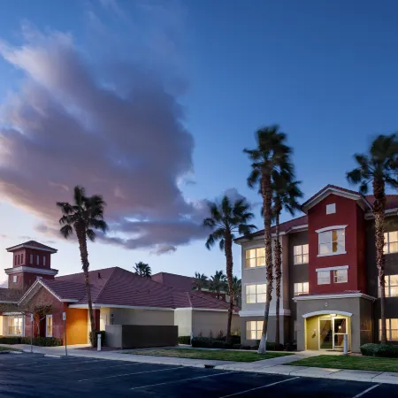 Residence Inn Las Vegas Henderson/Green Valley Отели рядом с достопримечательностью «Боулдер-Стрип»